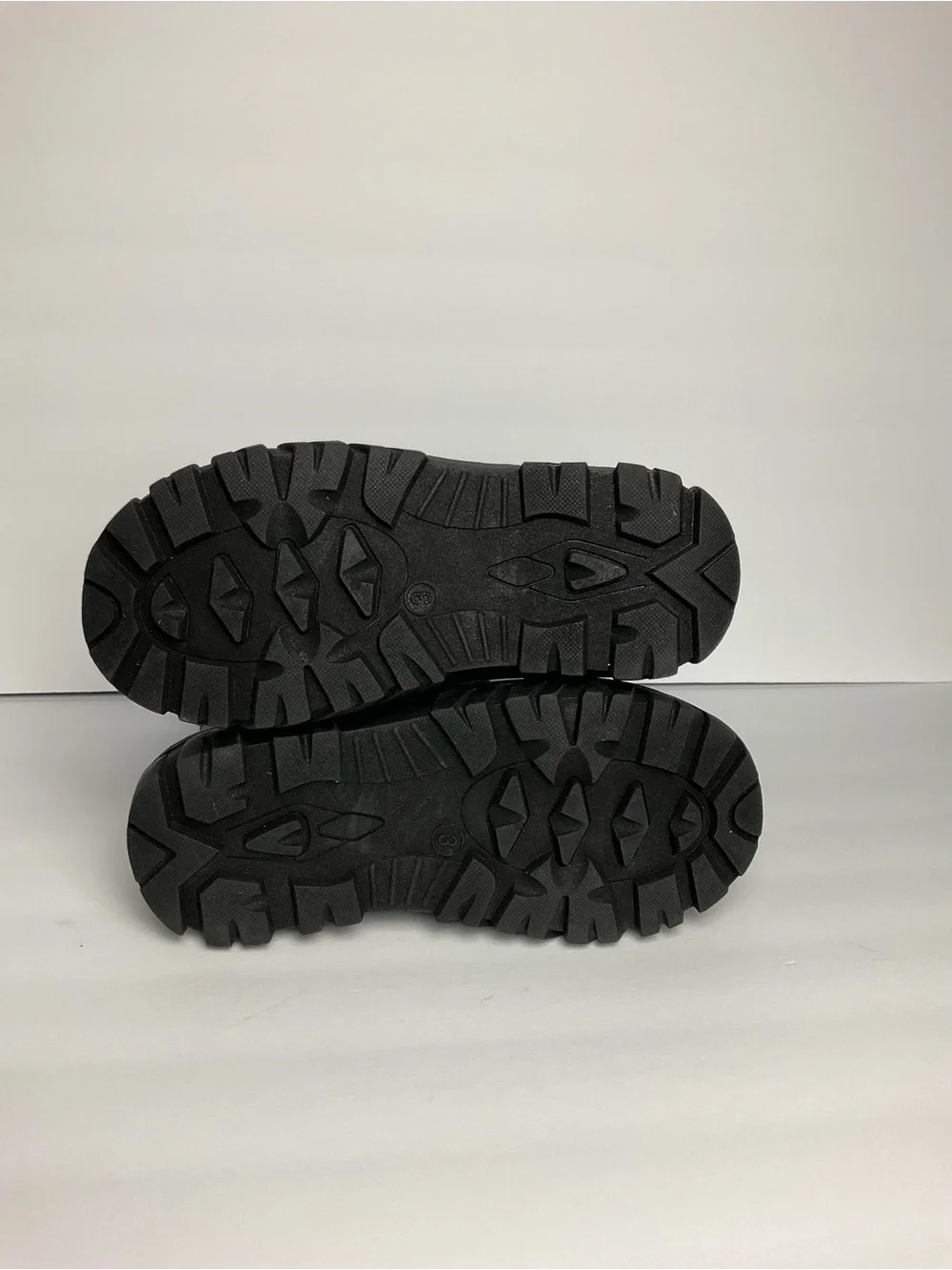 Member’s Mark Boy’s Warm Cozy -10 Degree Cold Rating Easy On/Off Snow Boot .